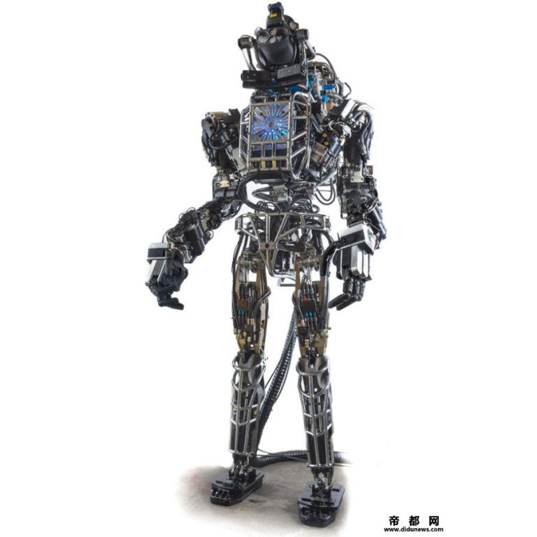 El bombero del futuro, ser un robot humanoide